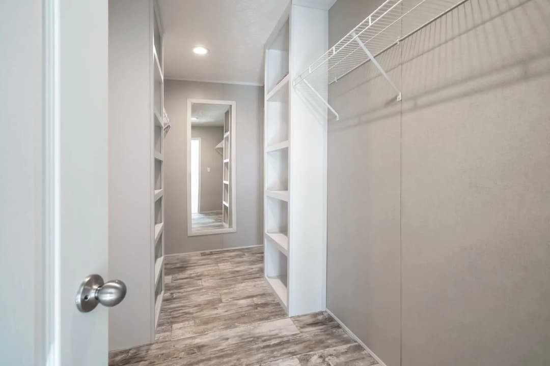 Stella interior home features