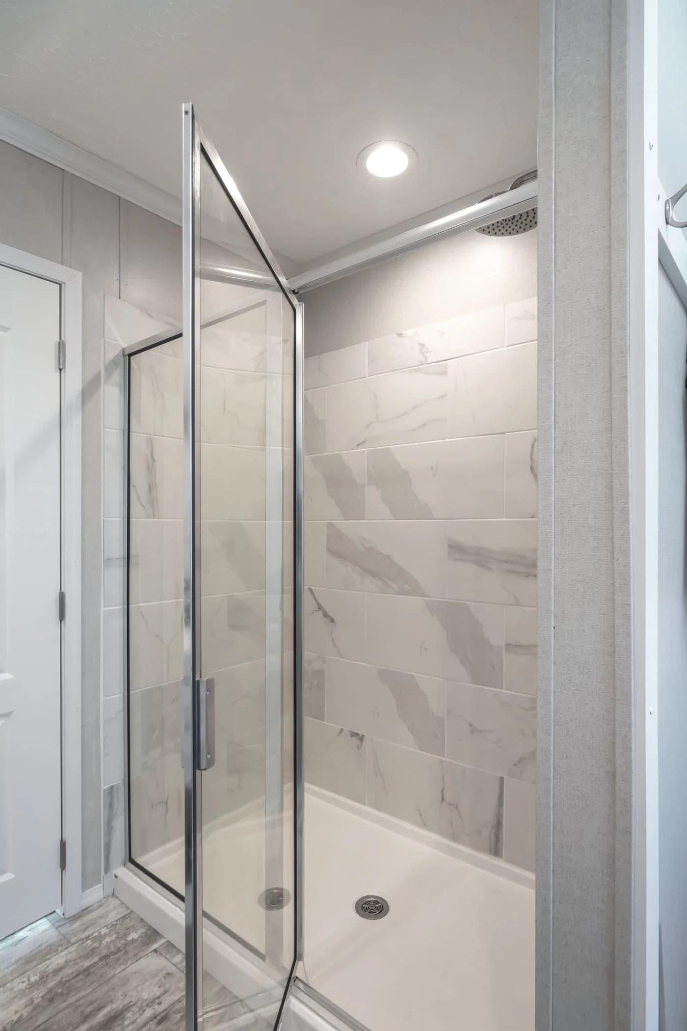 Stella bathroom home features