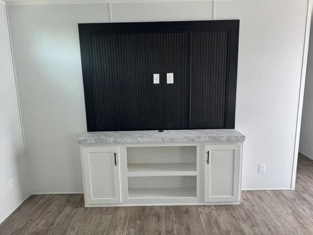 Cavco landmark 16763b interior home features