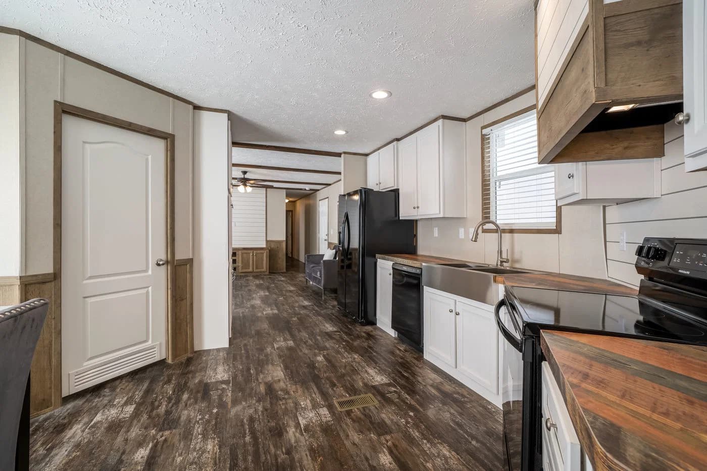 Anniversary entertainer kitchen home features