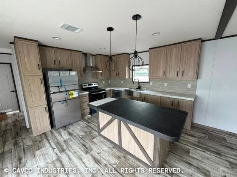 Cavco landmark 16763b kitchen home features