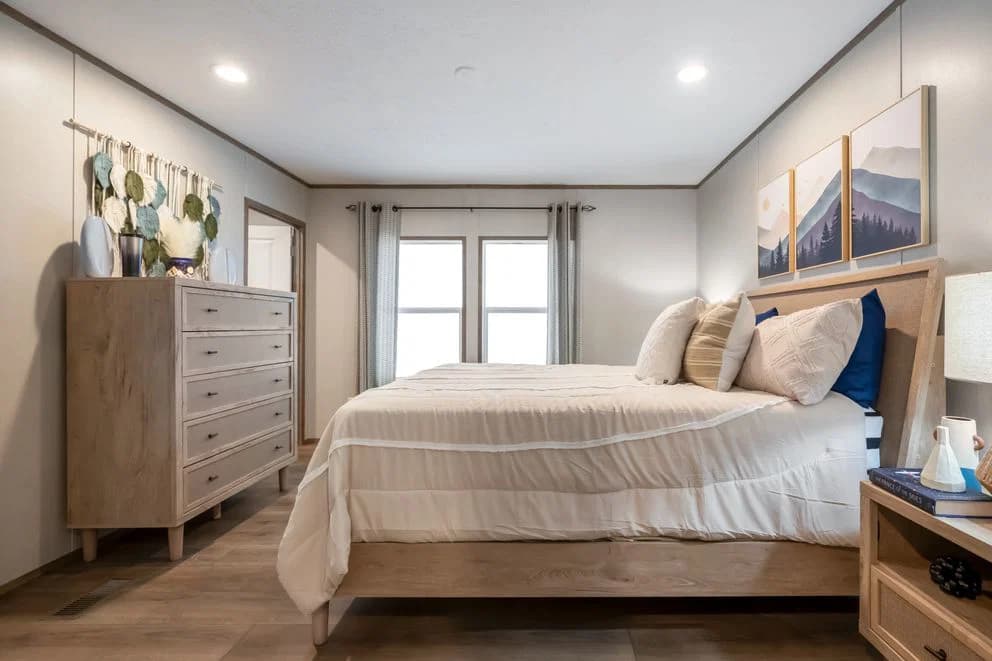 Vista bedroom home features