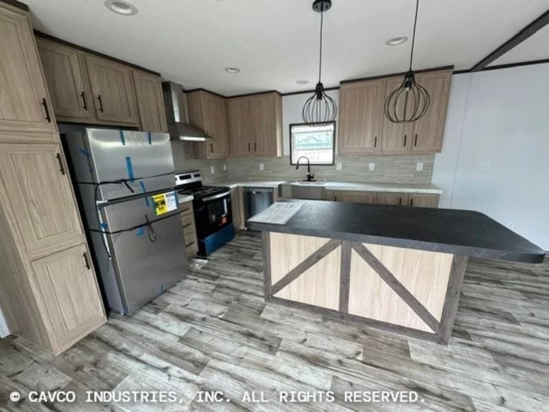 Cavco landmark 16763b kitchen home features