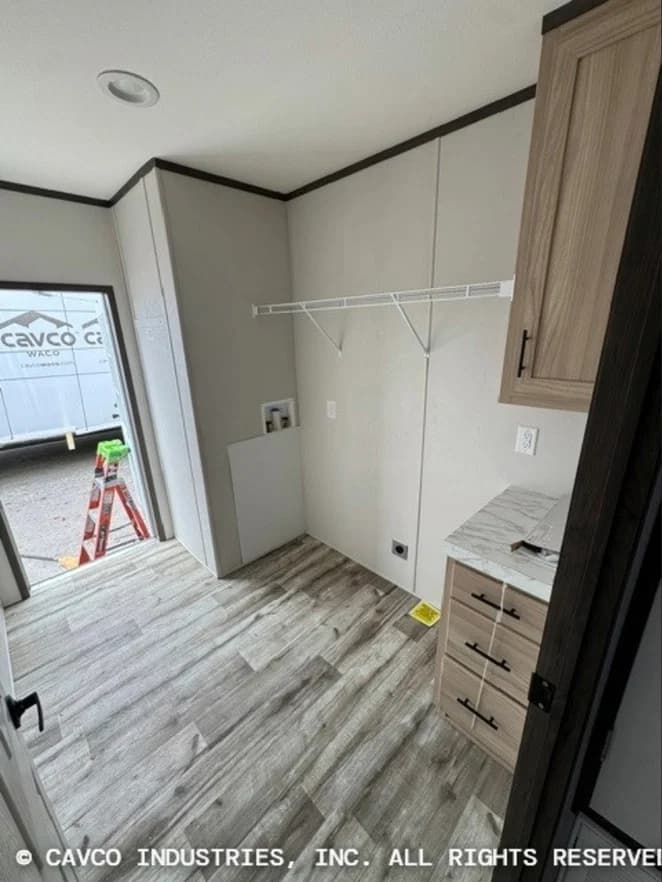 Cavco landmark 16763b interior home features