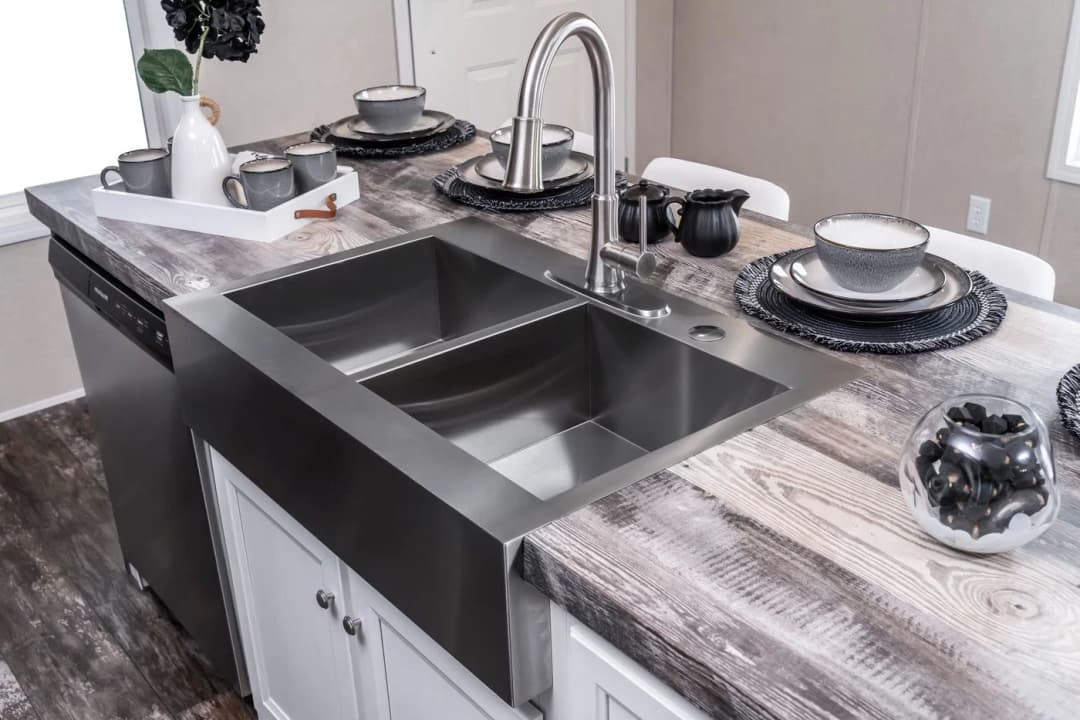 Riverview kitchen home features