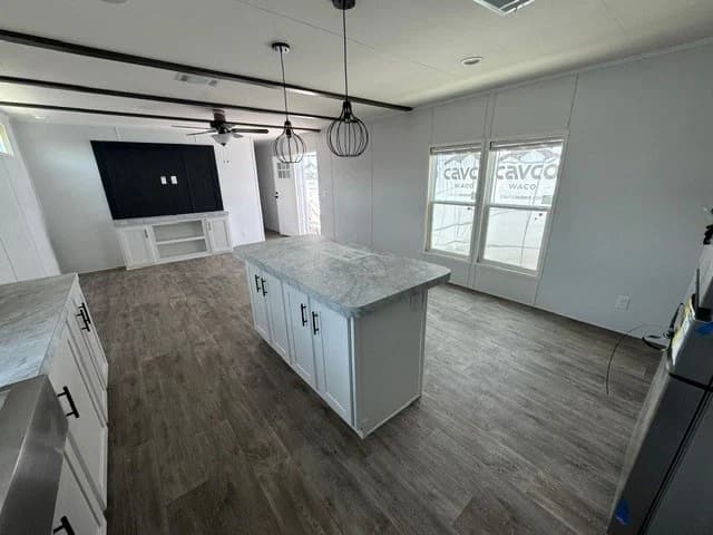 Cavco landmark 16763b interior home features