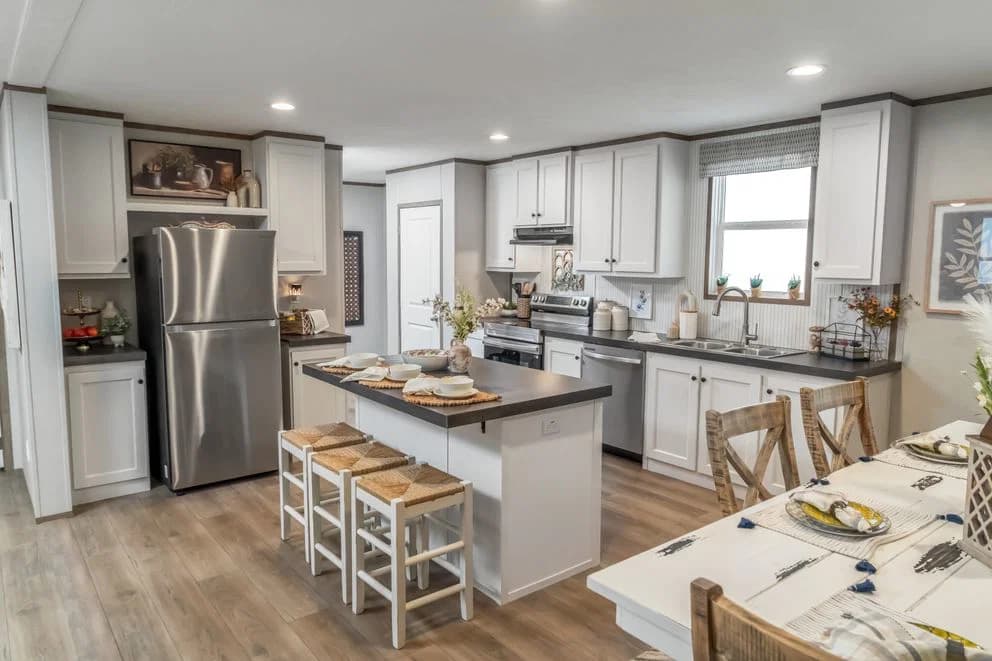Vista kitchen home features