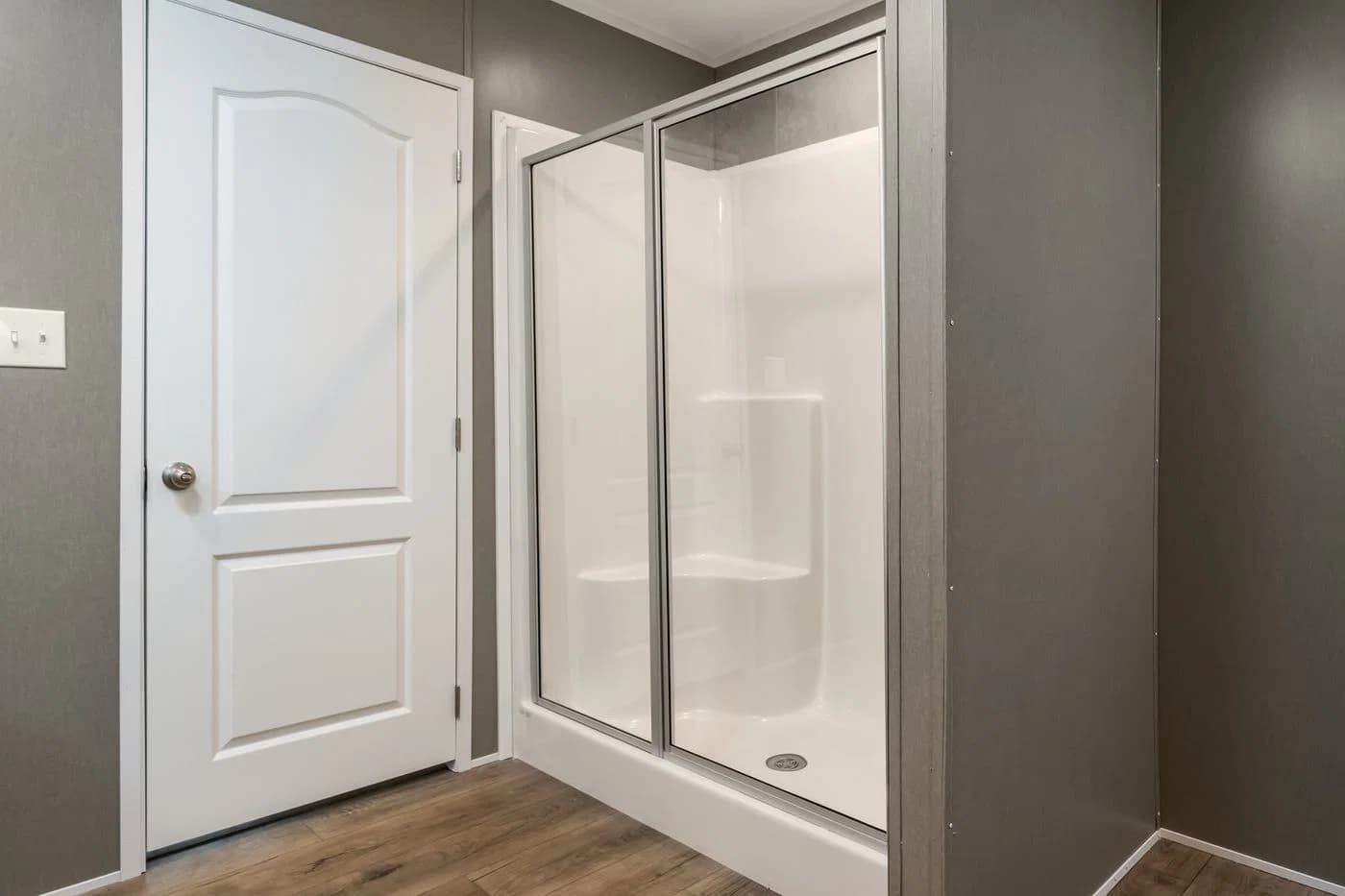 Savannah breeze bathroom home features