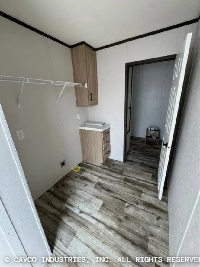 Cavco landmark 16763b interior home features