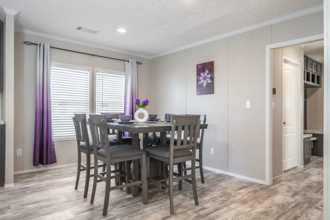 Stella interior home features