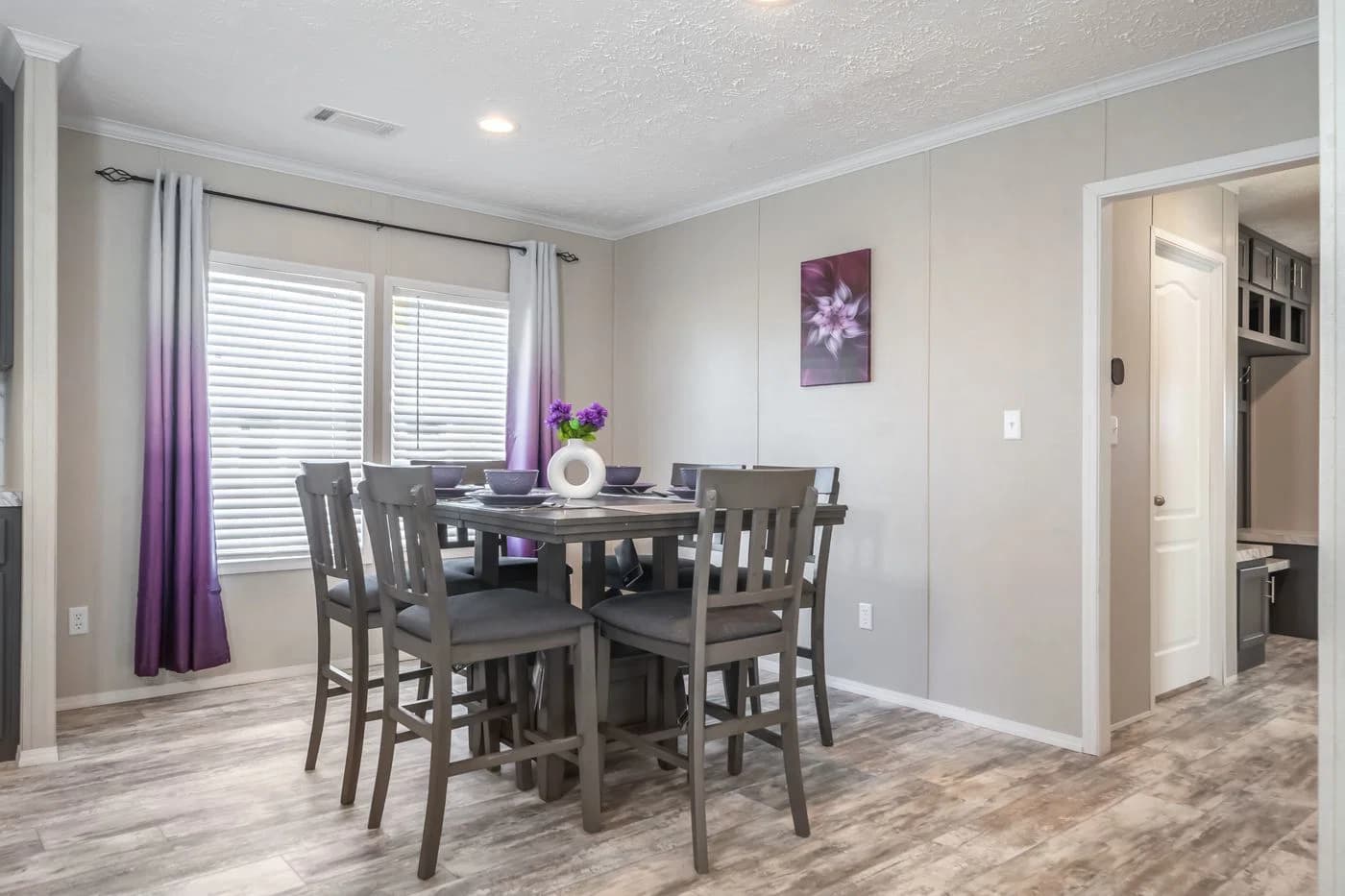 Stella interior home features