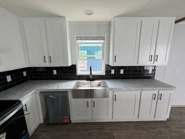 Cavco landmark 16763b kitchen home features