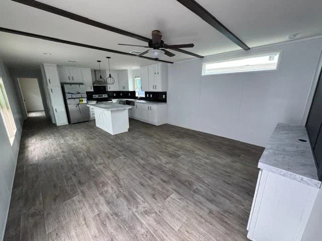Cavco landmark 16763b interior home features