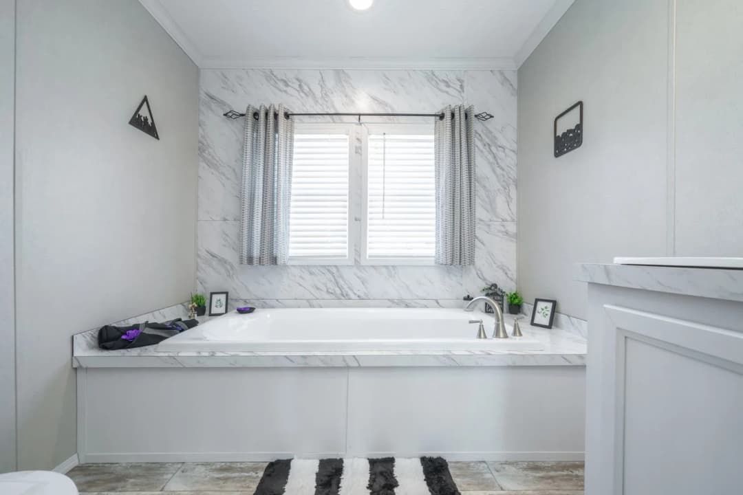 Stella bathroom home features
