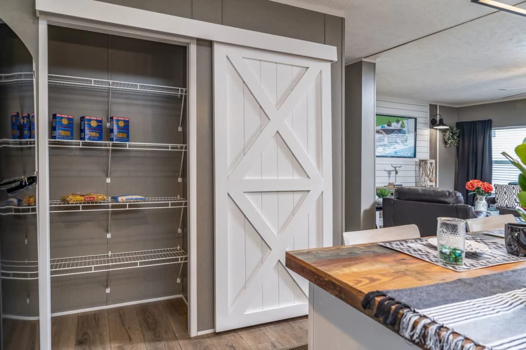 Savannah breeze kitchen home features