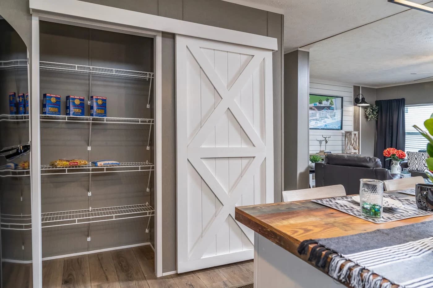 Savannah breeze kitchen home features