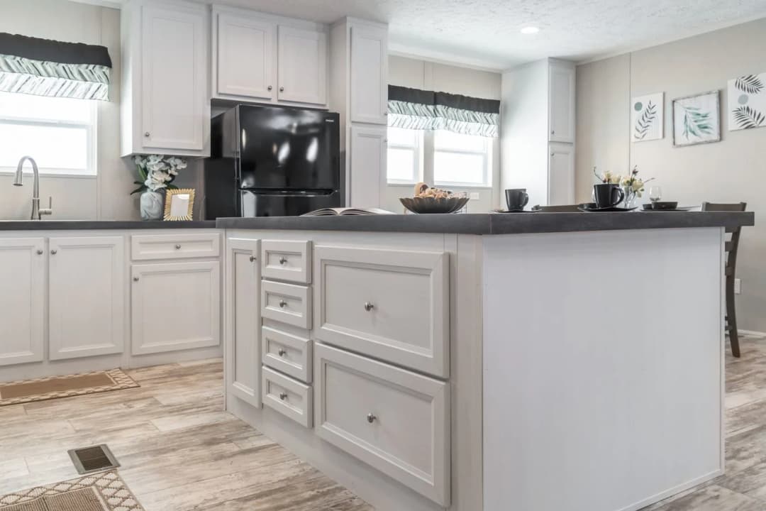 Benjamin kitchen home features