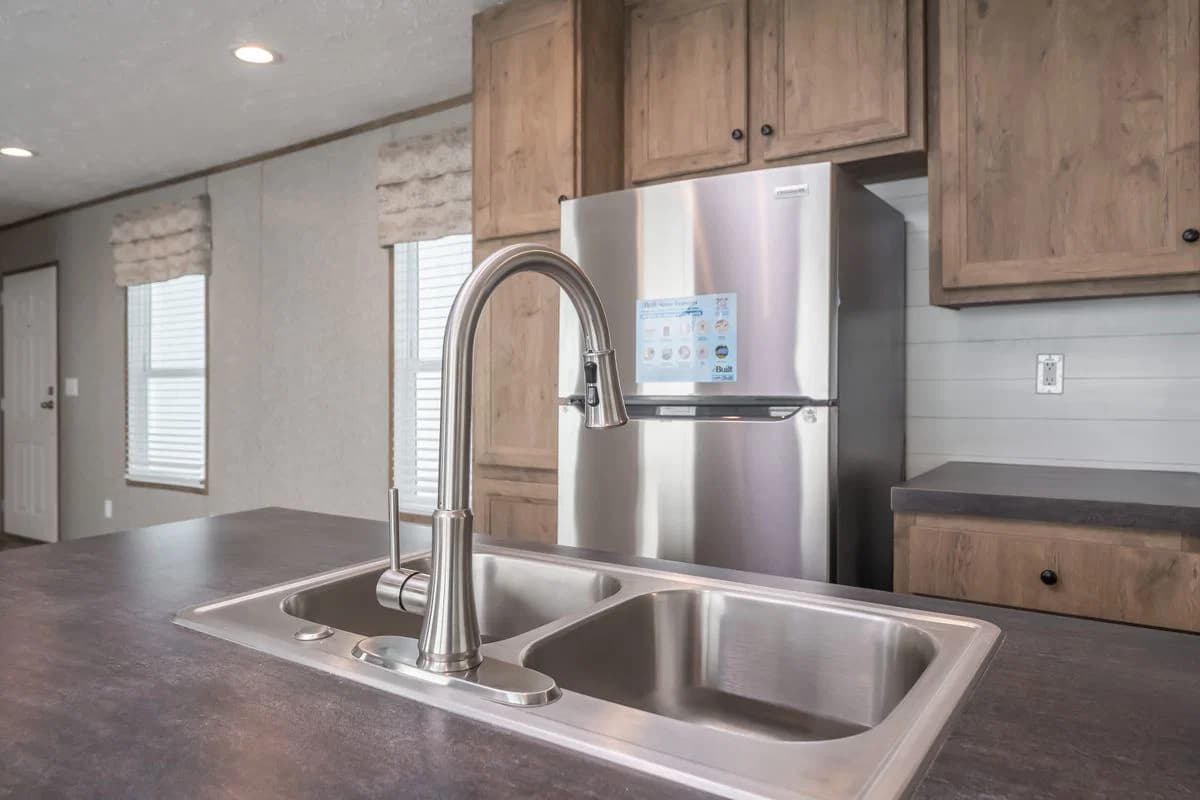 Lakeside cottage kitchen home features