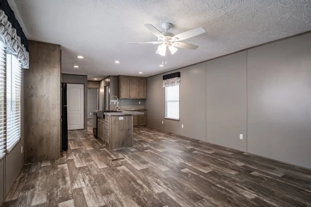 Peyton interior home features