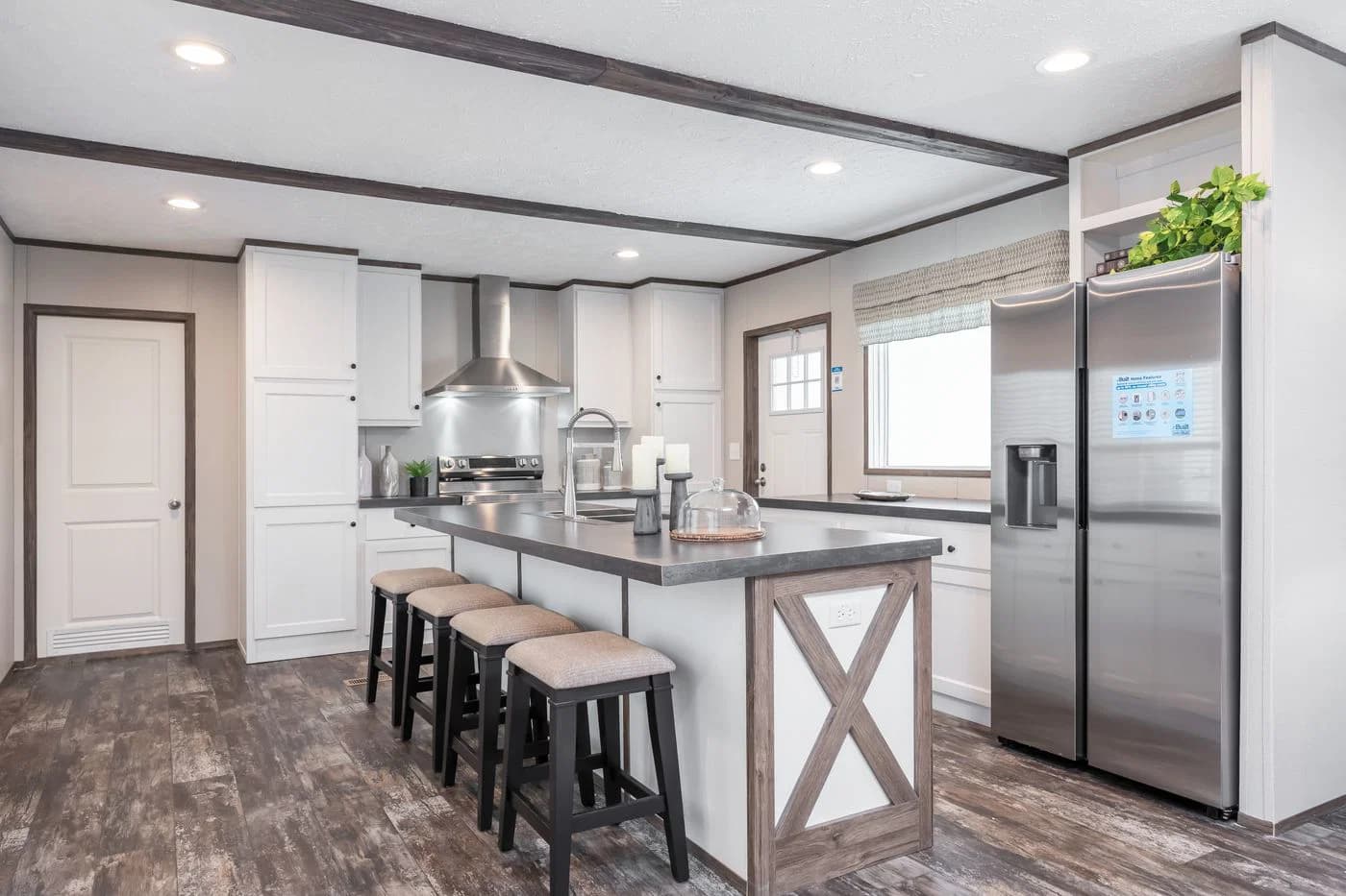 The general kitchen home features