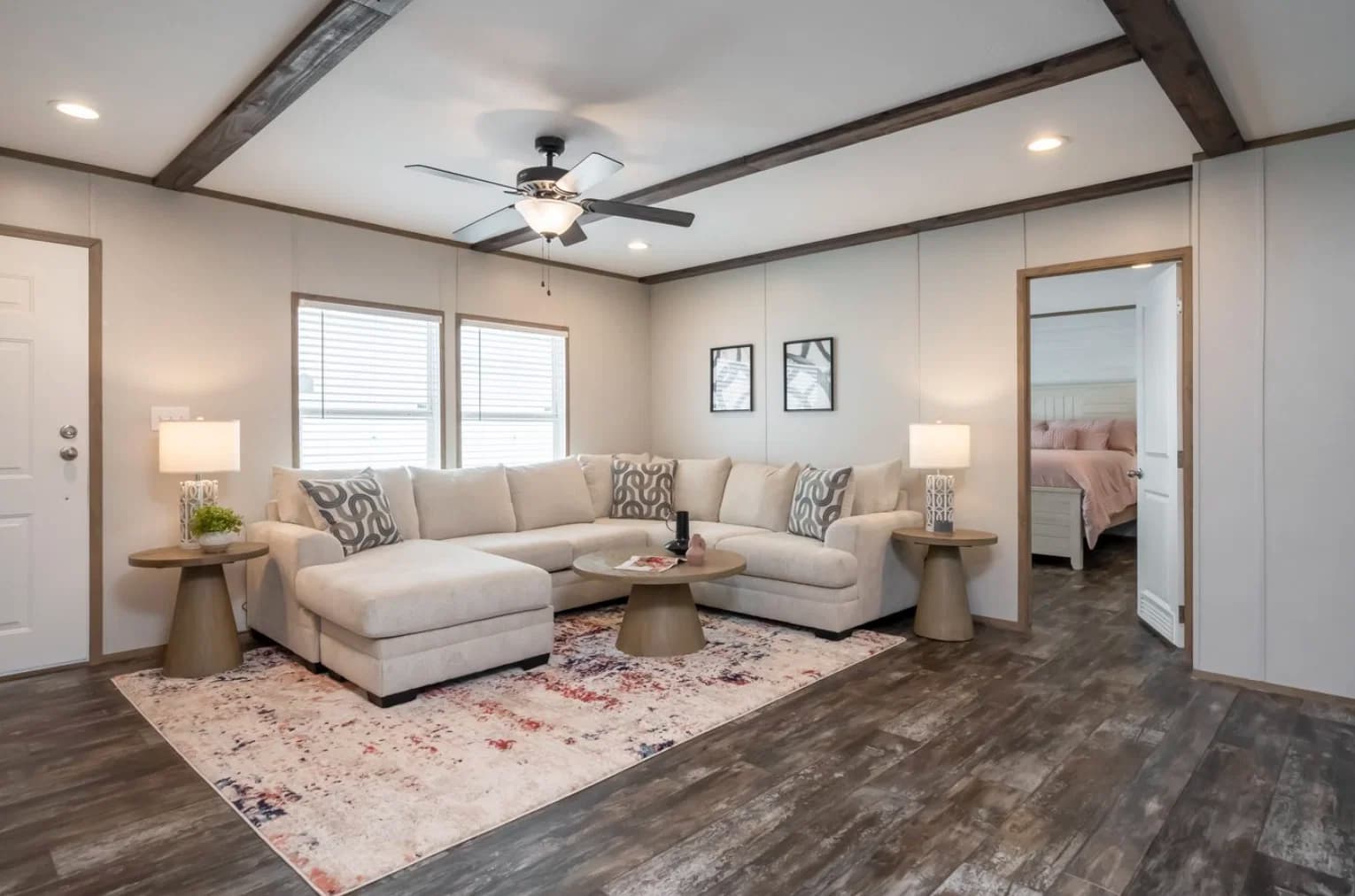 Bella vista interior home features