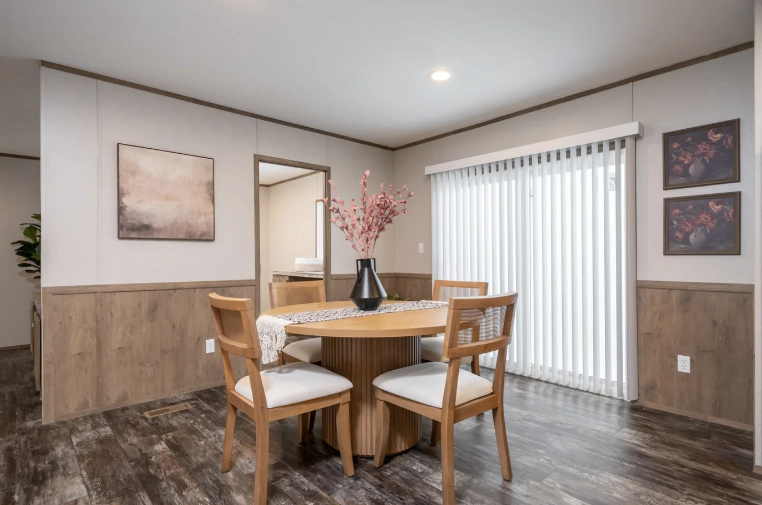 Bella vista interior home features