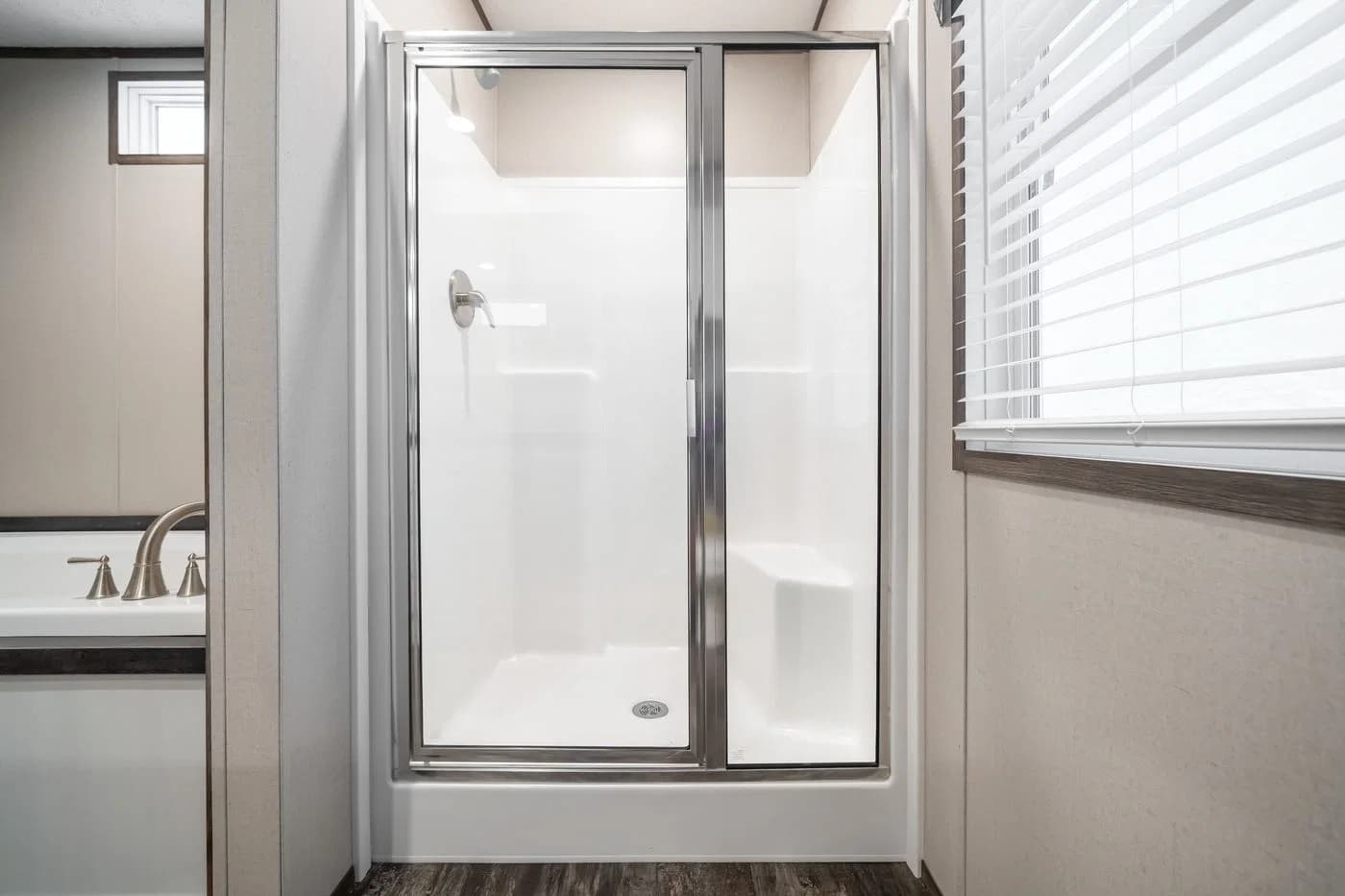 The general bathroom home features