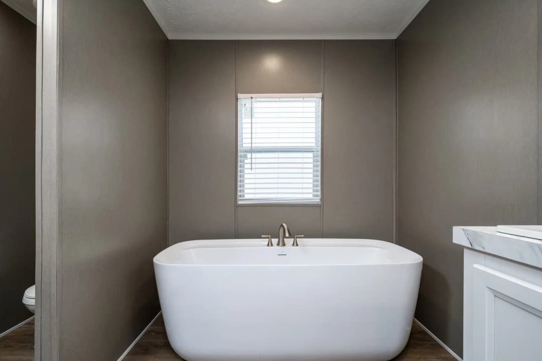 Savannah breeze bathroom home features