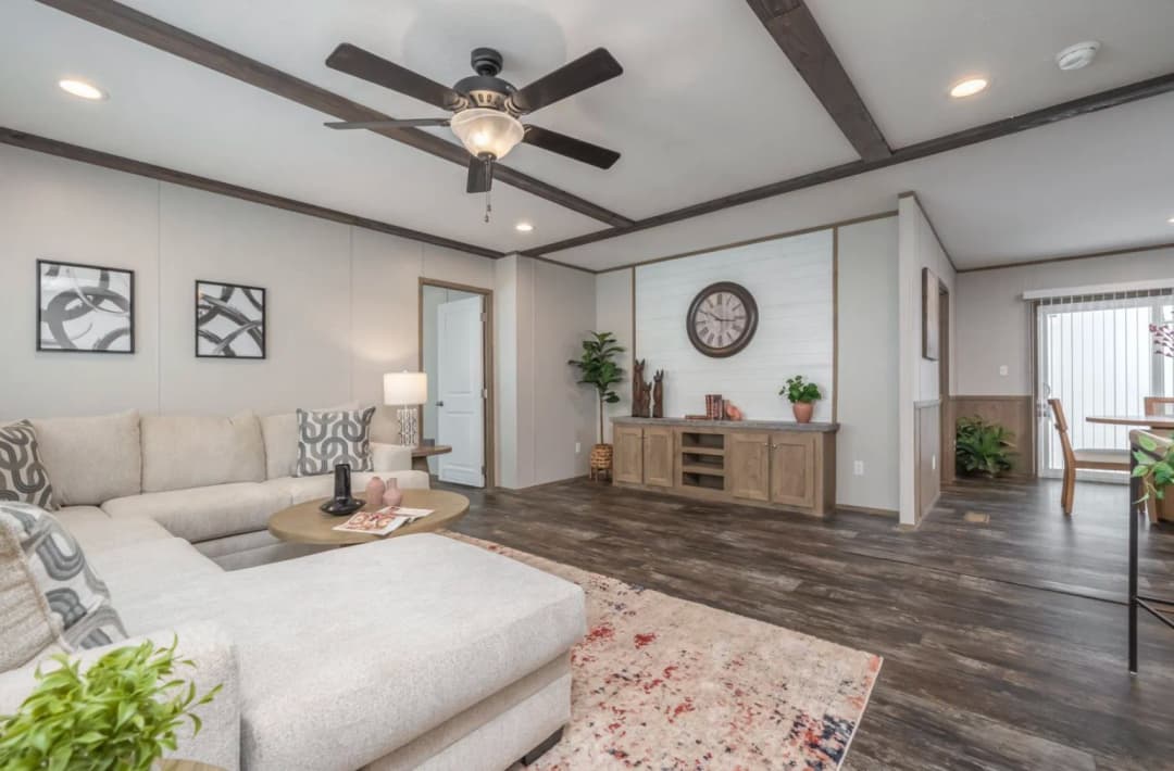 Bella vista interior home features
