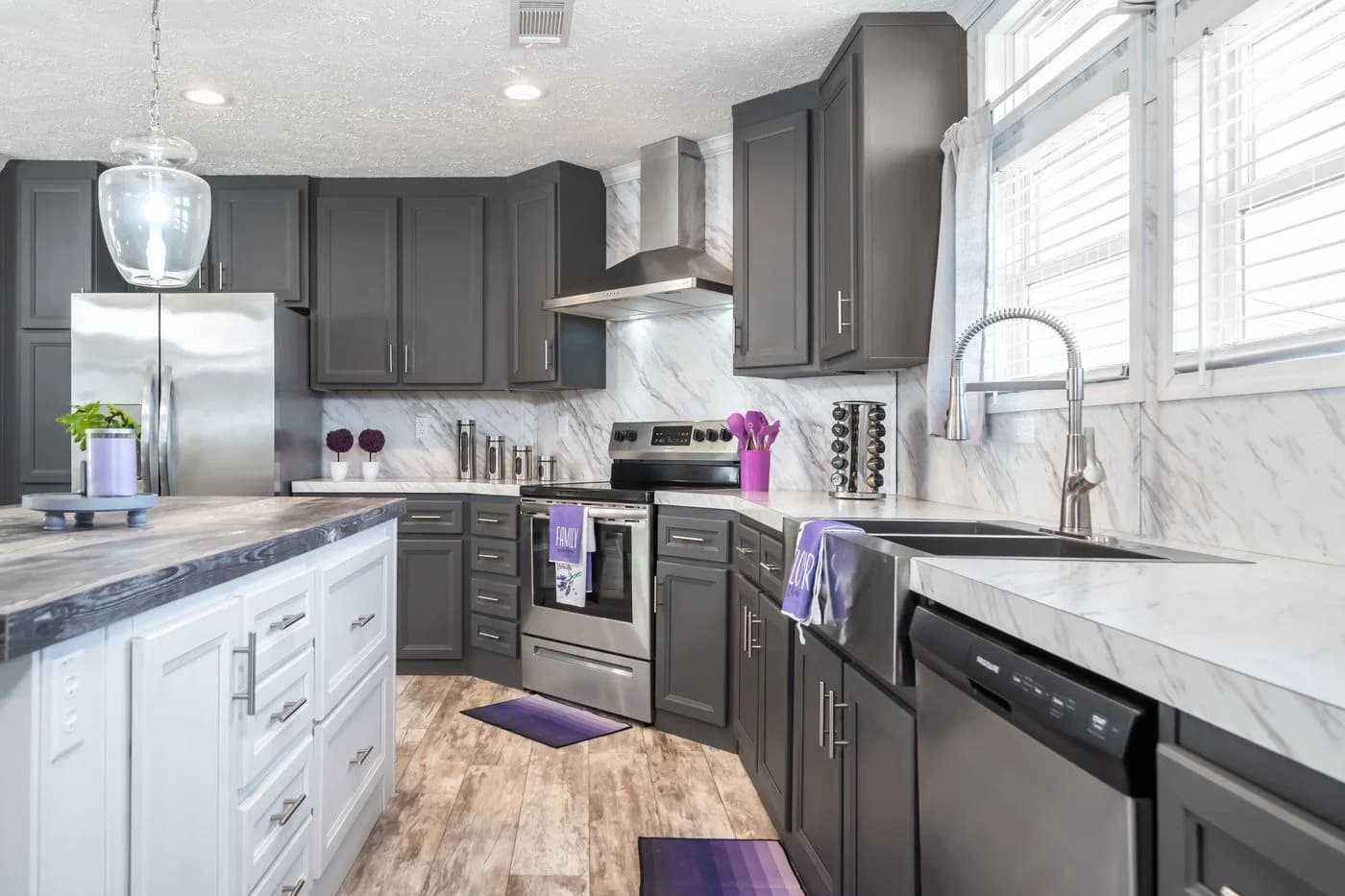Stella kitchen home features
