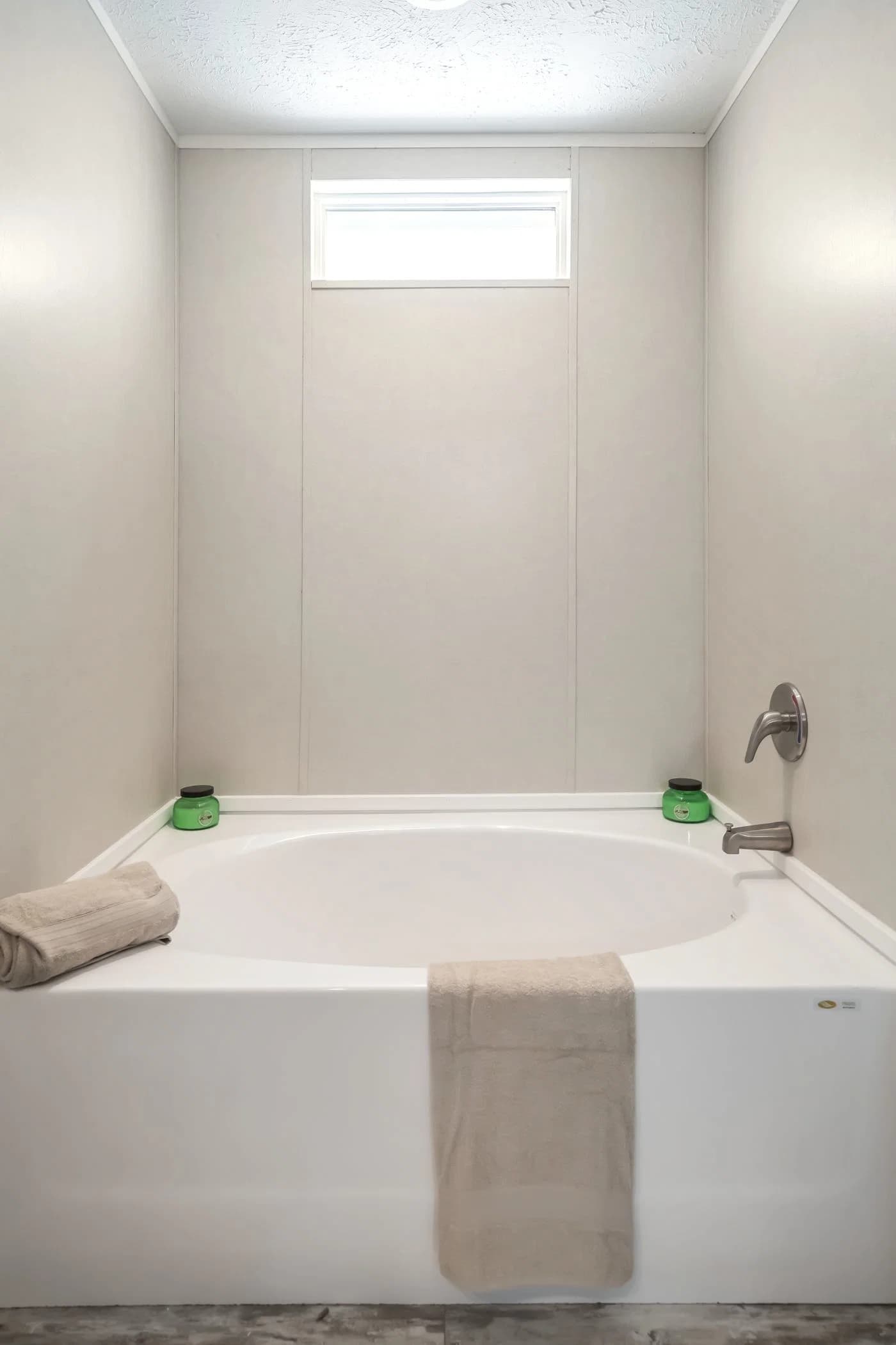 Benjamin bathroom home features