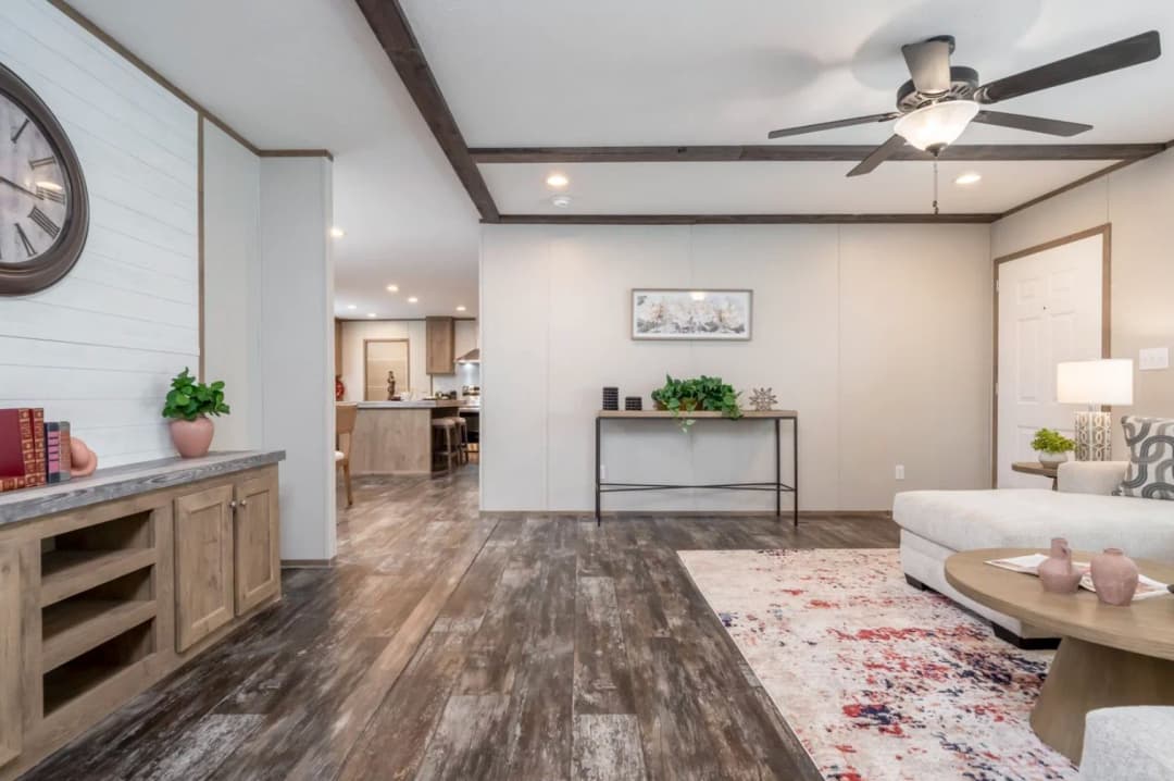 Bella vista interior home features