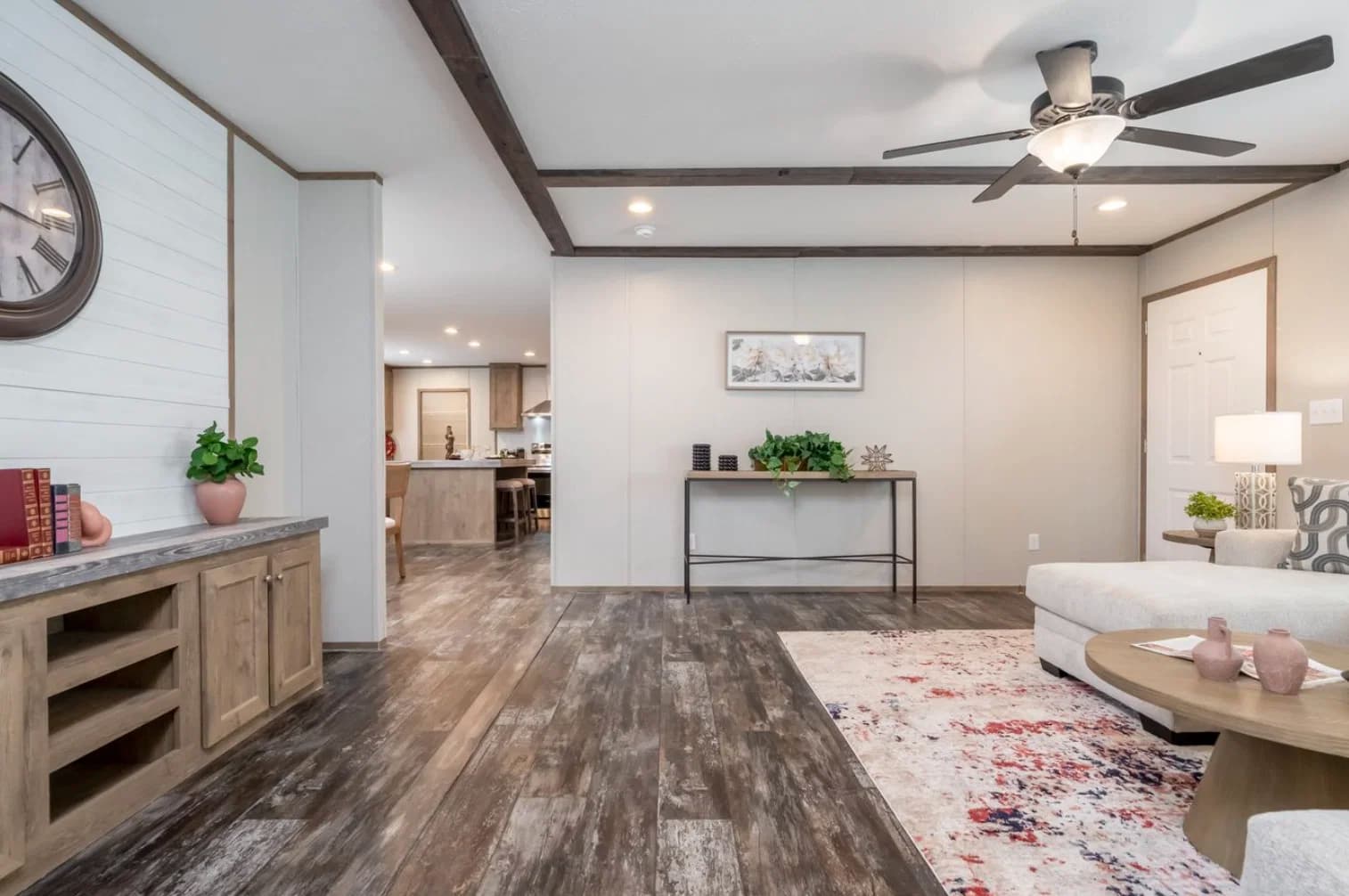 Bella vista interior home features