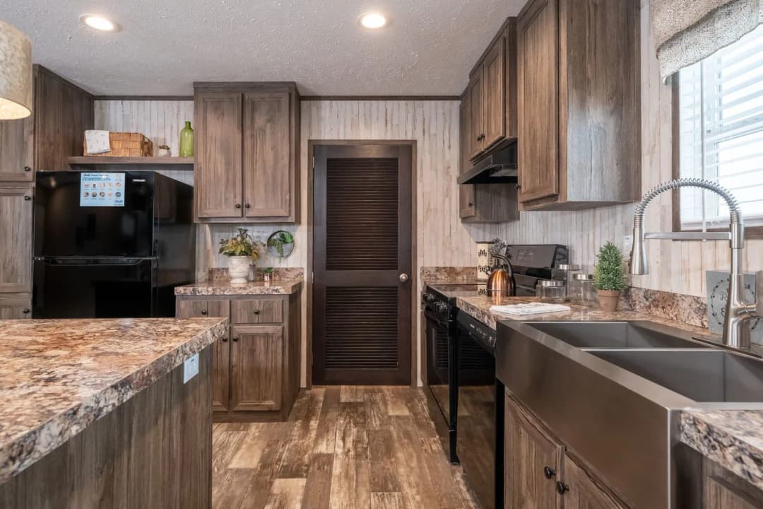 Hardin kitchen home features