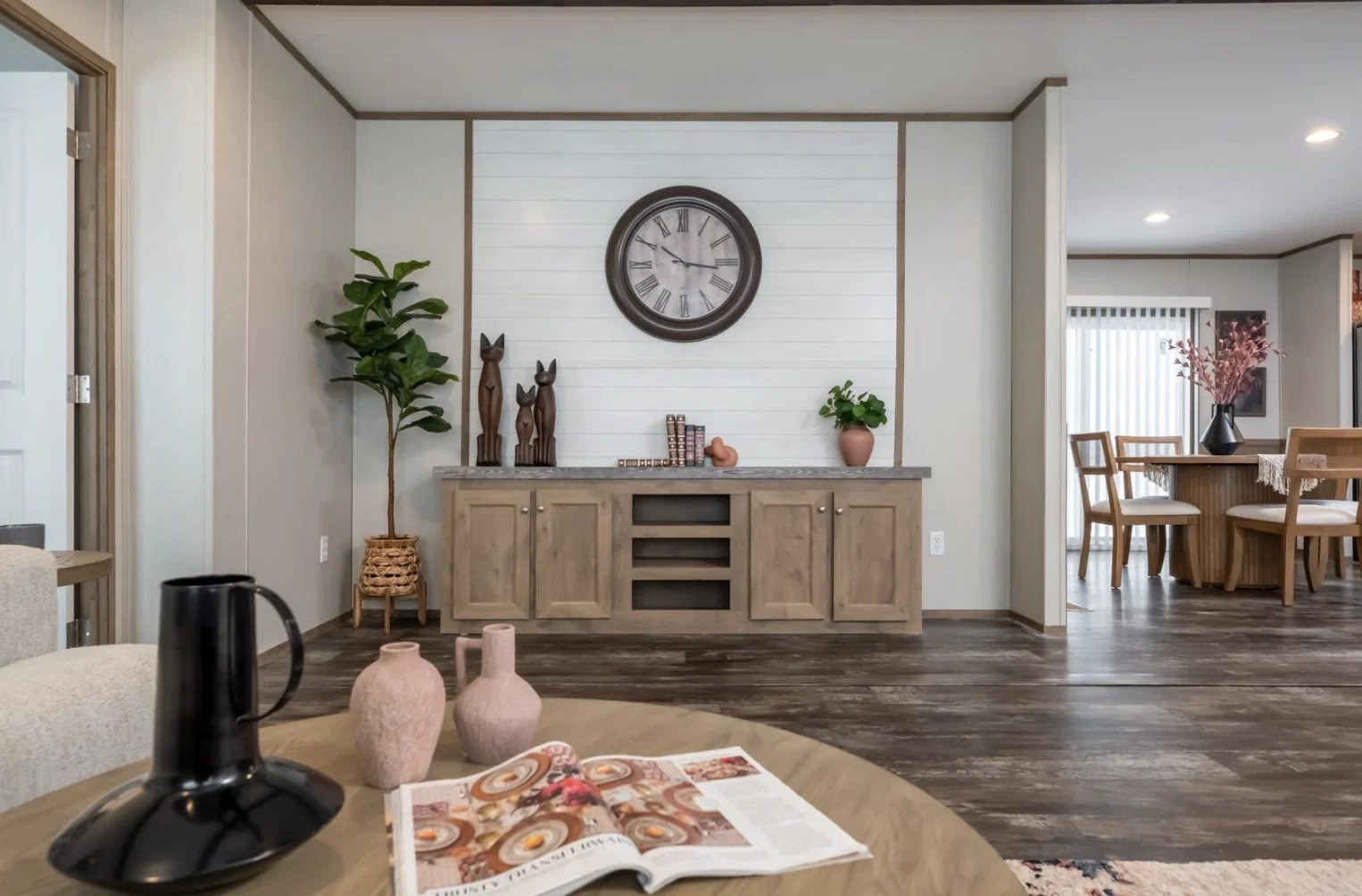 Bella vista interior home features