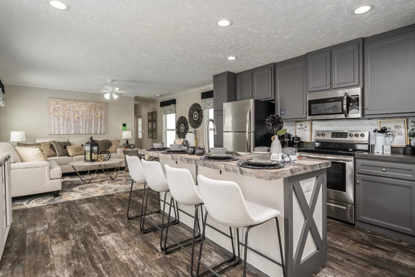 Riverview kitchen home features