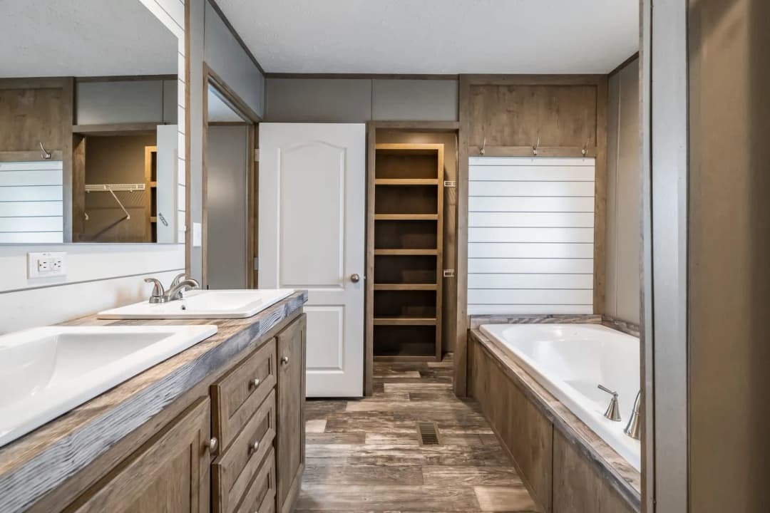 Peyton bathroom home features