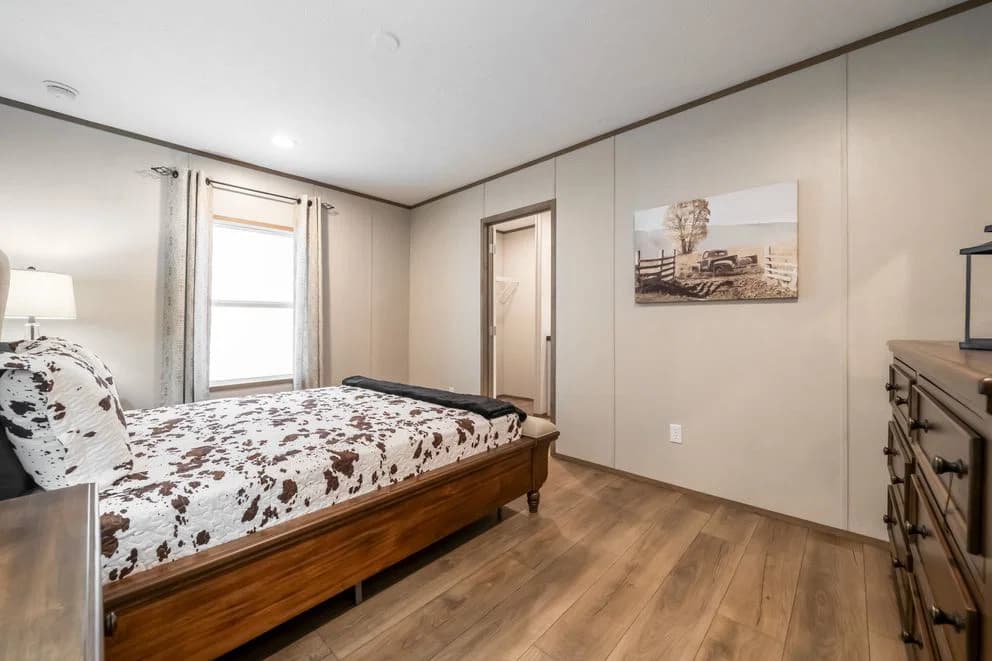 Beacon bedroom home features