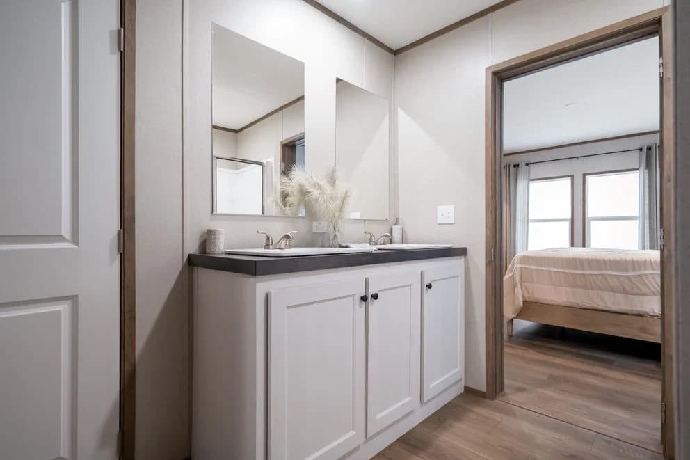 Vista bathroom home features