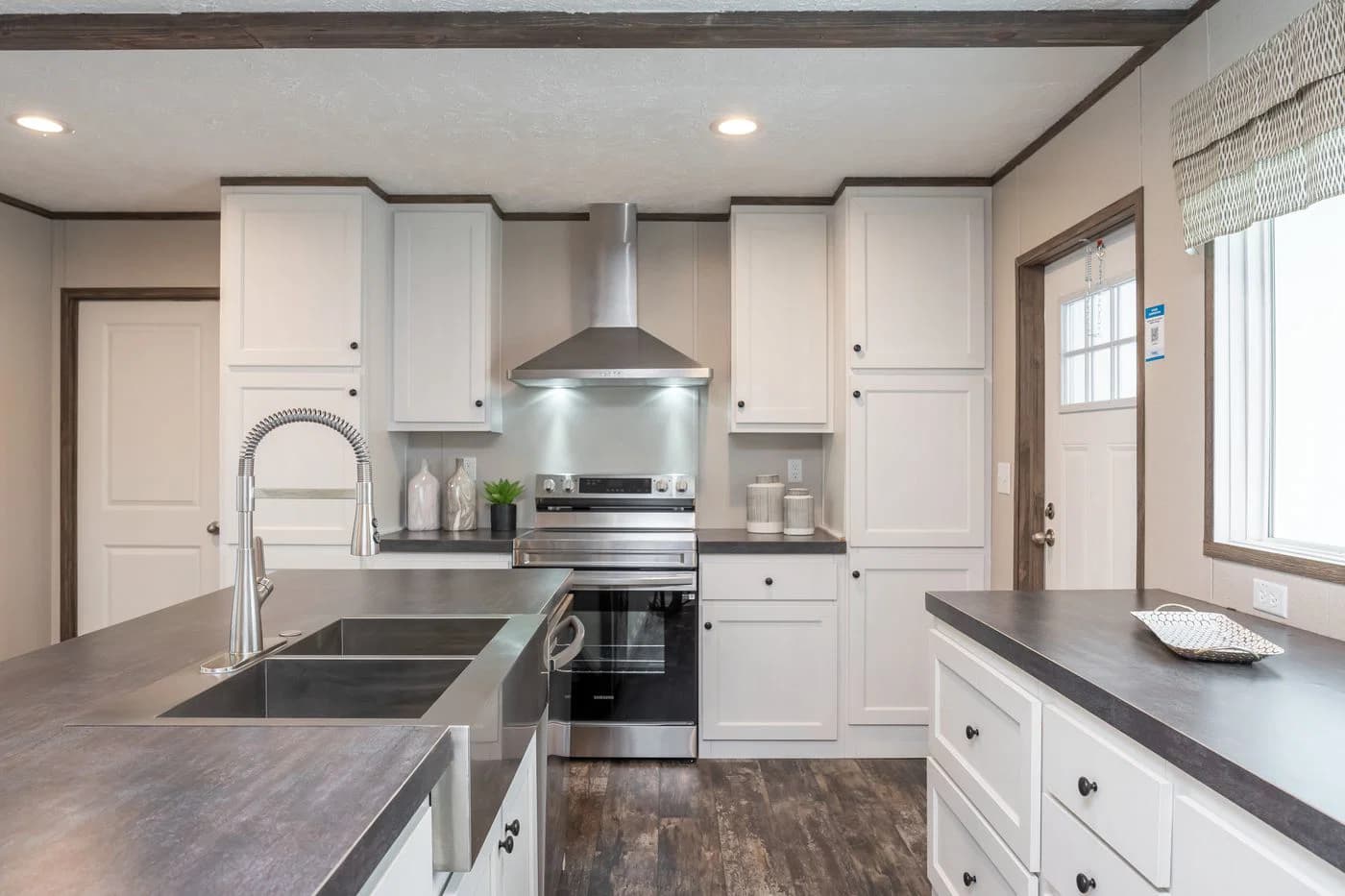 The general kitchen home features
