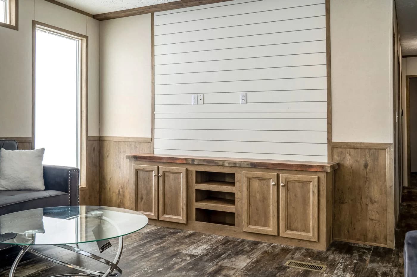 Anniversary entertainer interior home features
