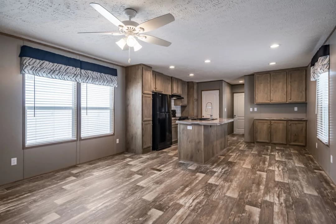 Peyton kitchen home features