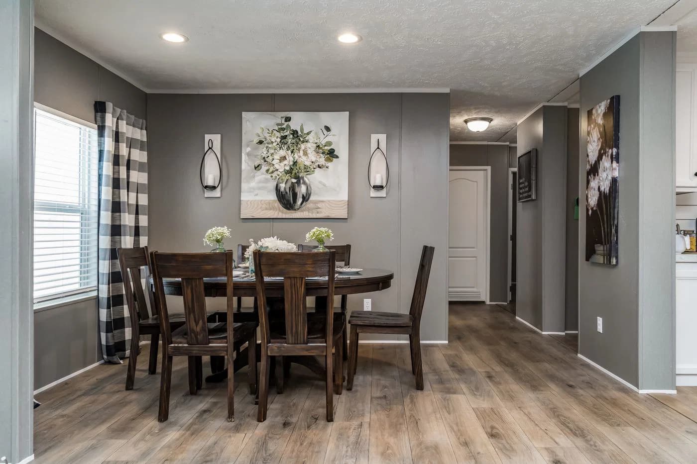 Savannah breeze interior home features